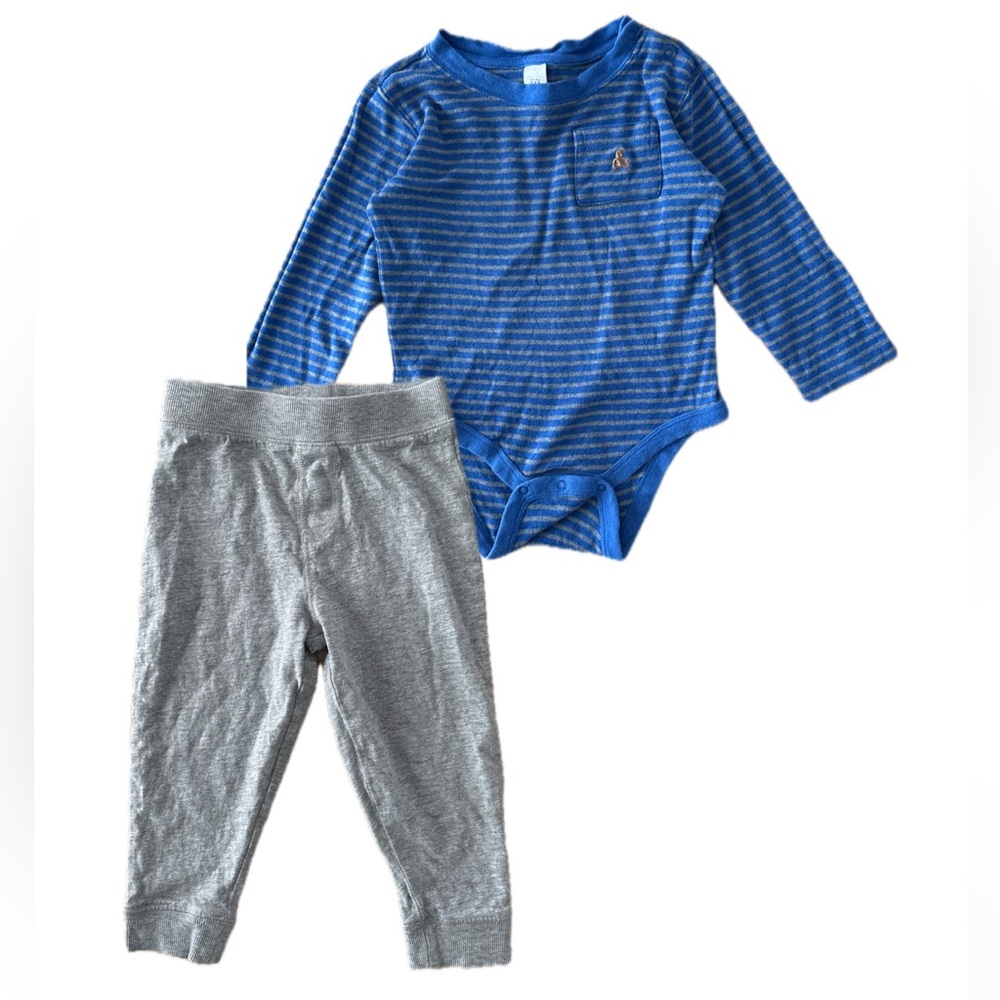 Gap matching set boys size 18-24 months